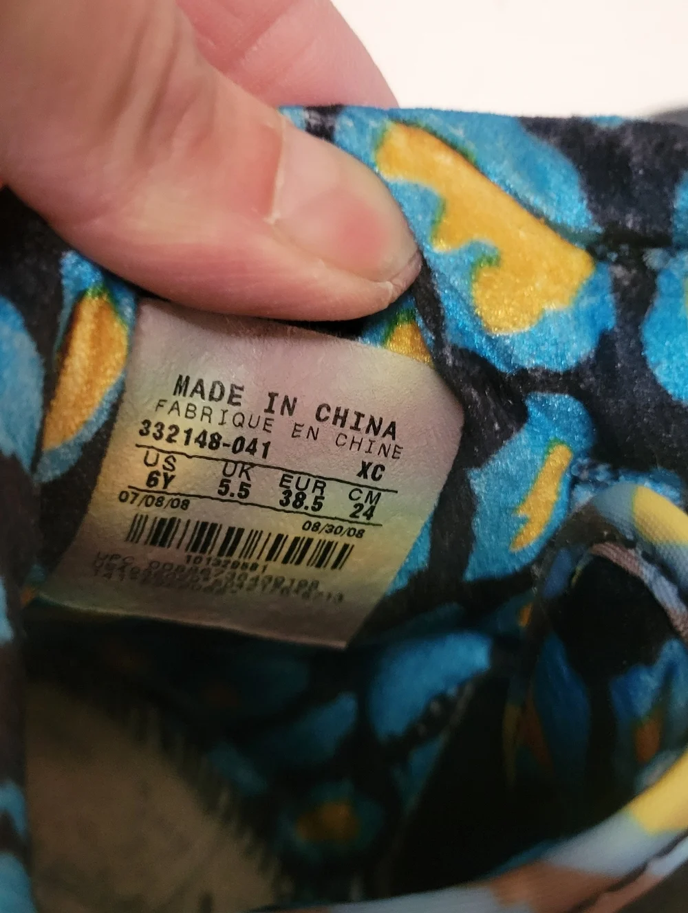 Rare Jordan High-Top Sneakers in Teal & Black with Patterned Lining‎ 6Y